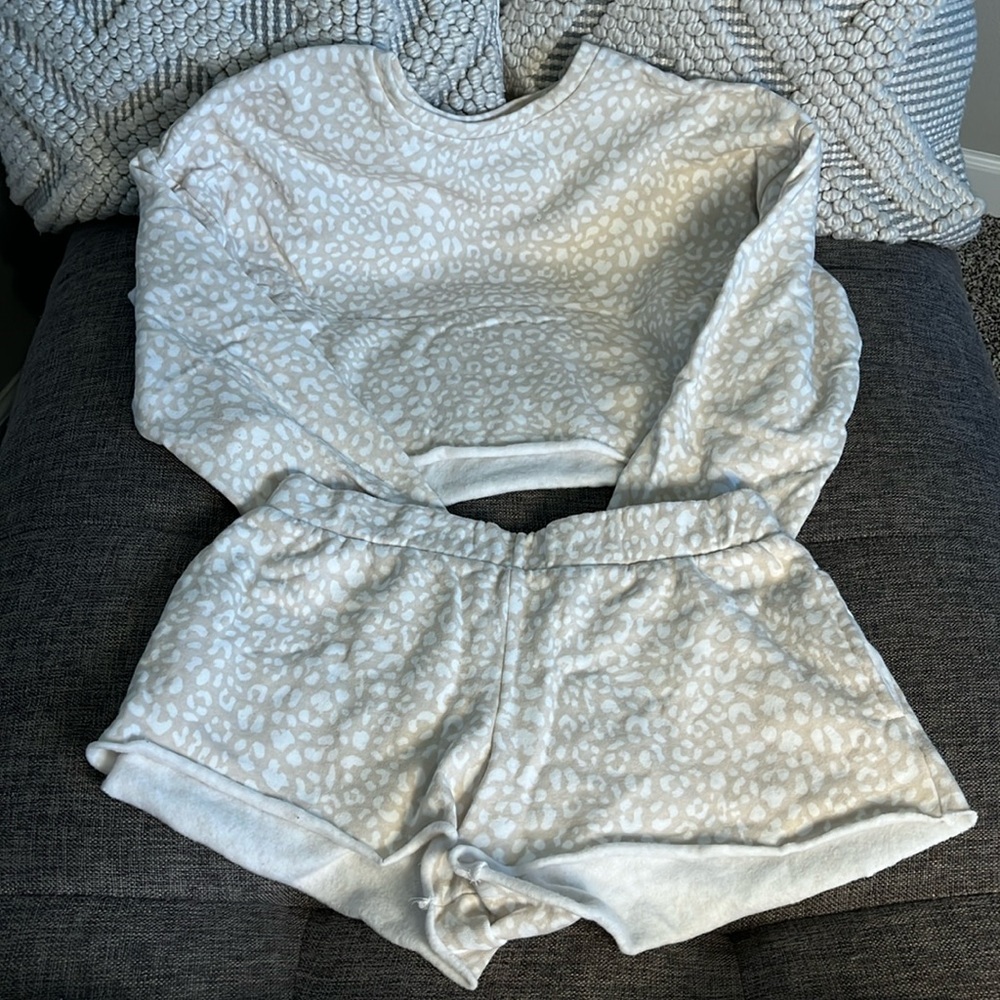 Colsie cropped matching set - Size Small